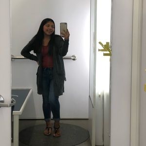 Meet your Posher, Anahi